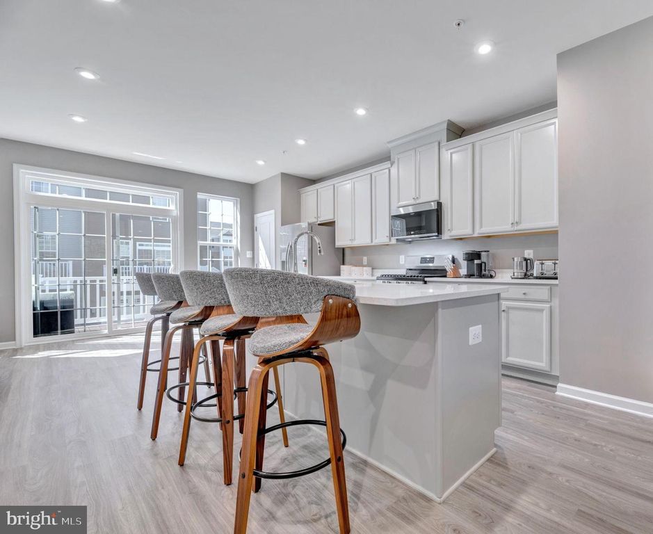 7204 CLAGETT DR, Hyattsville, MD 20785