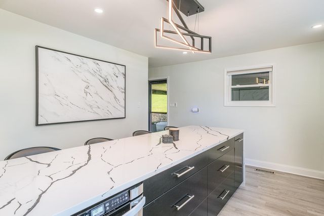 S 1307 Massie AVE, Covington, VA 24426