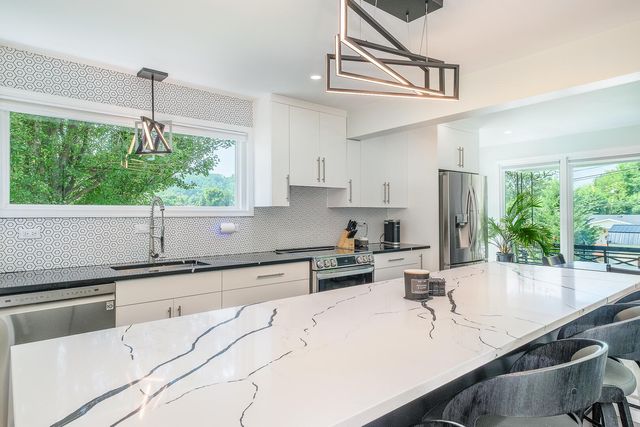 S 1307 Massie AVE, Covington, VA 24426