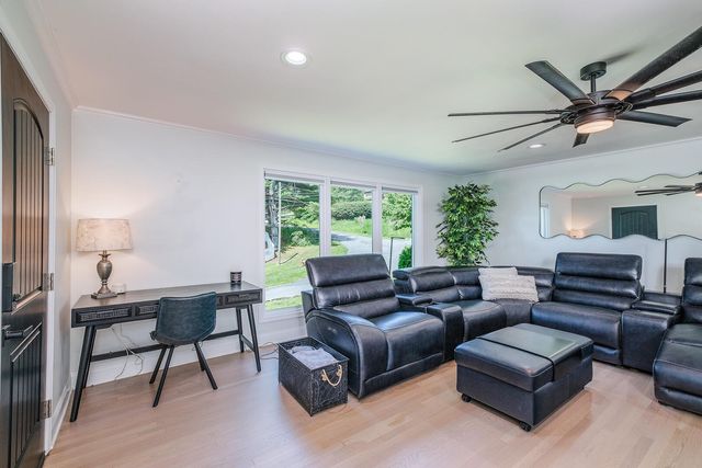 S 1307 Massie AVE, Covington, VA 24426