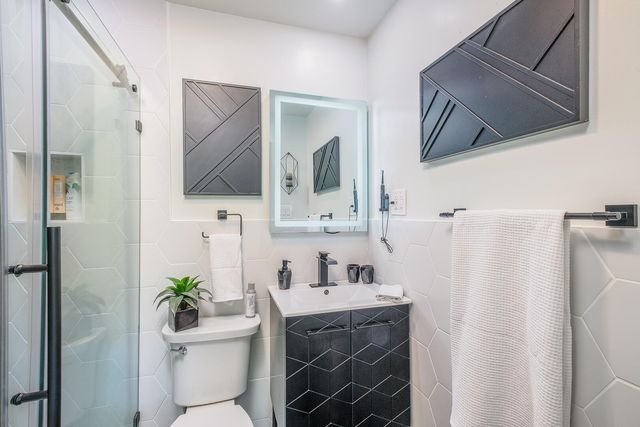 S 1307 Massie AVE, Covington, VA 24426