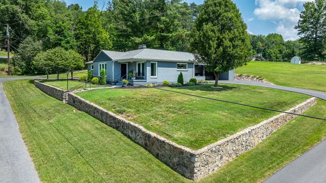 S 1307 Massie AVE, Covington, VA 24426