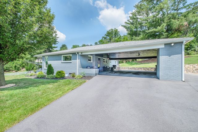 S 1307 Massie AVE, Covington, VA 24426