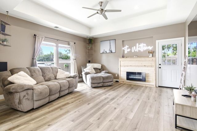 4856 Hazelwood Ave, Carmichael, CA 95608