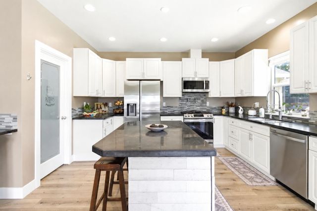 4856 Hazelwood Ave, Carmichael, CA 95608