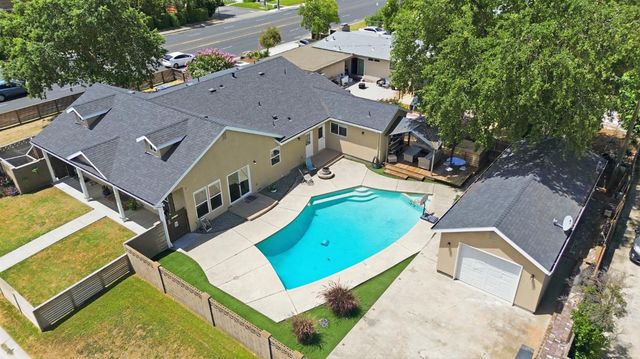 4856 Hazelwood Ave, Carmichael, CA 95608