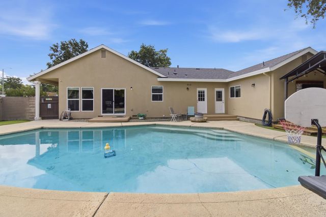 4856 Hazelwood Ave, Carmichael, CA 95608