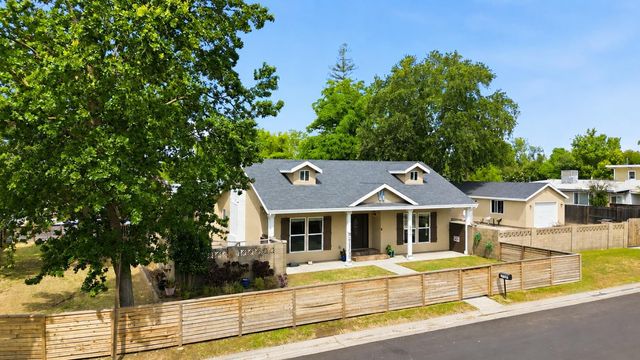 4856 Hazelwood Ave, Carmichael, CA 95608