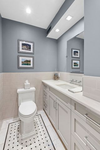 106 Central Park S Apt 14B, New York City, NY 10019