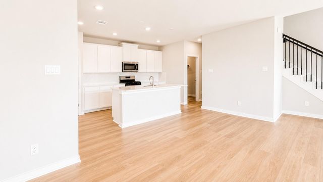 806 Mockingbird Passage Drive, Beasley, TX 77417