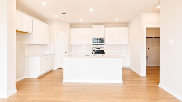 806 Mockingbird Passage Drive, Beasley, TX 77417