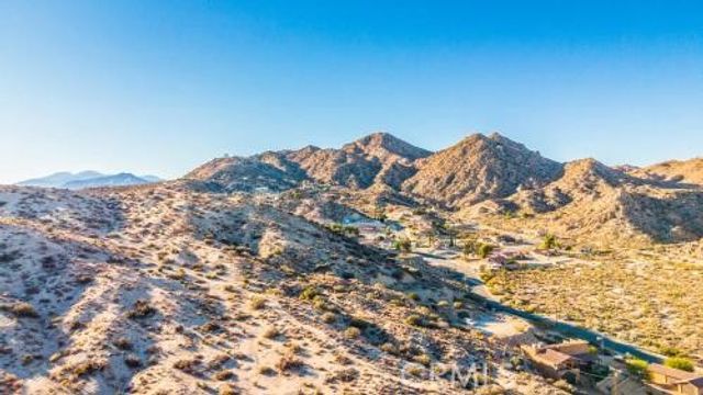 7529 Rockaway Avenue, Yucca Valley, CA 92284