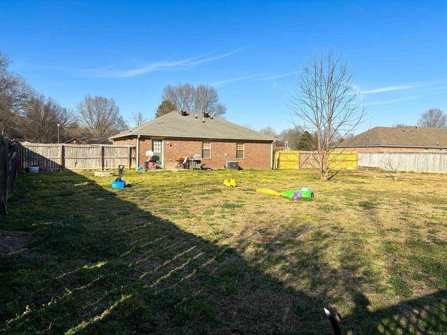164 Middle Rd, Conway, AR 72032