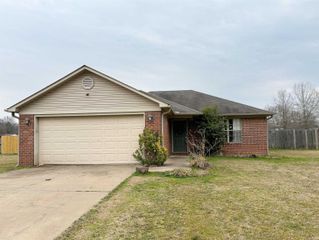 164 Middle Rd, Conway, AR 72032