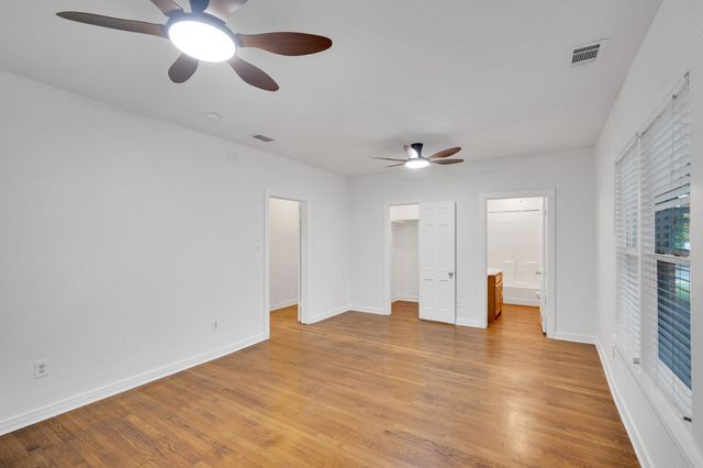 105 S 3rd Street, Midlothian, TX 76065