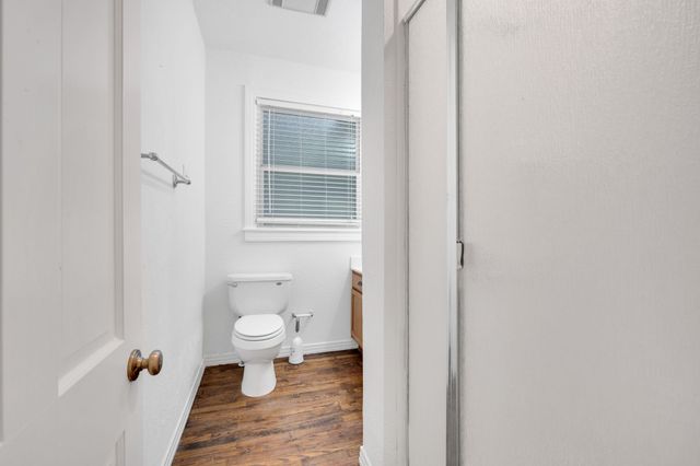 105 S 3rd Street, Midlothian, TX 76065