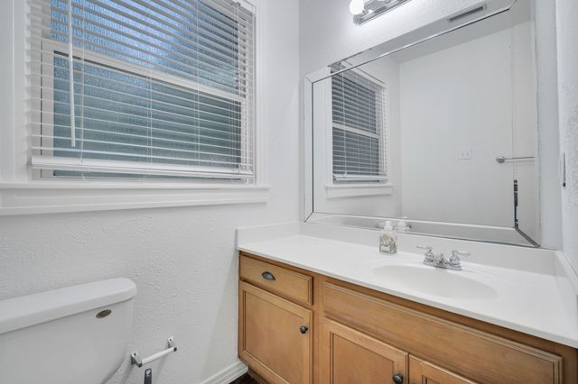 105 S 3rd Street, Midlothian, TX 76065