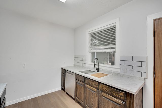 105 S 3rd Street, Midlothian, TX 76065