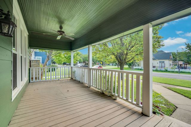 105 S 3rd Street, Midlothian, TX 76065