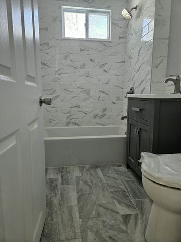 9 Victoria 1, Lowell, MA 01851