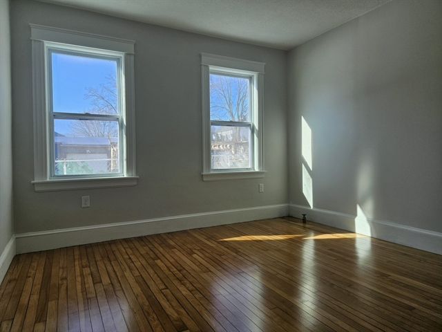 9 Victoria 1, Lowell, MA 01851