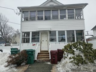 9 Victoria 1, Lowell, MA 01851