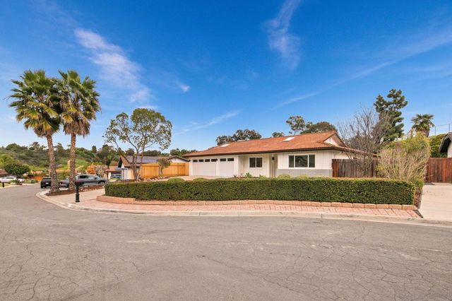 5620 Loping Ln, Bonita, CA 91902