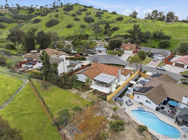 5620 Loping Ln, Bonita, CA 91902