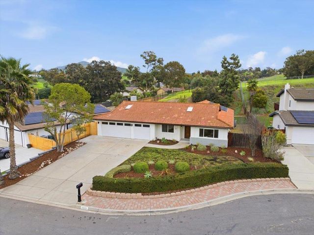 5620 Loping Ln, Bonita, CA 91902