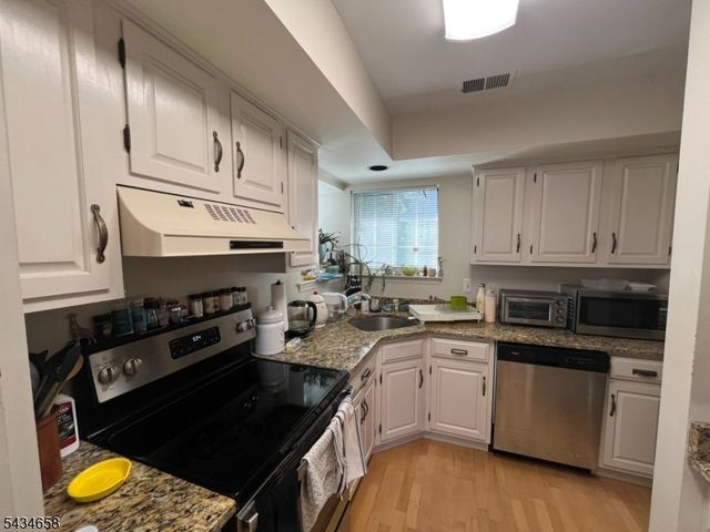 64 Sage Court, Bedminster Twp., NJ 07921