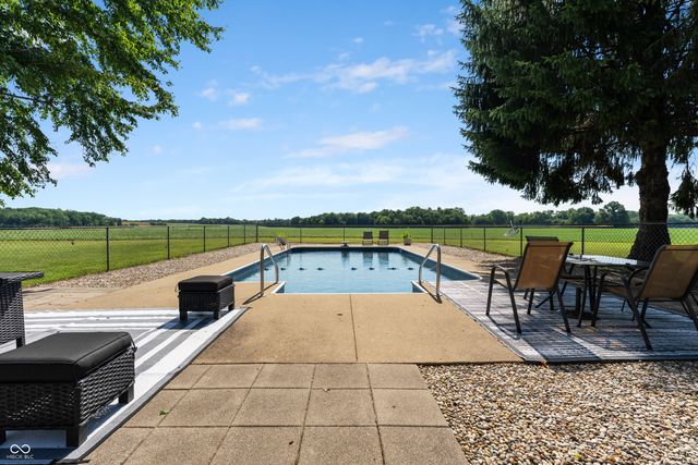 14761 S Us Highway 31, Elizabethtown, IN 47232
