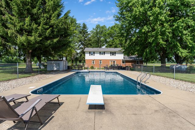 14761 S Us Highway 31, Elizabethtown, IN 47232
