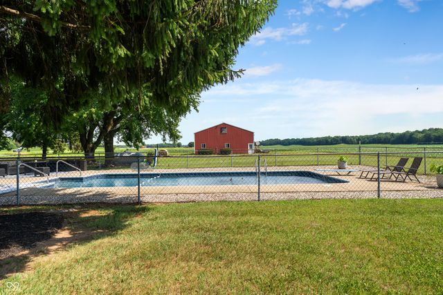 14761 S Us Highway 31, Elizabethtown, IN 47232