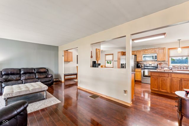 14761 S Us Highway 31, Elizabethtown, IN 47232