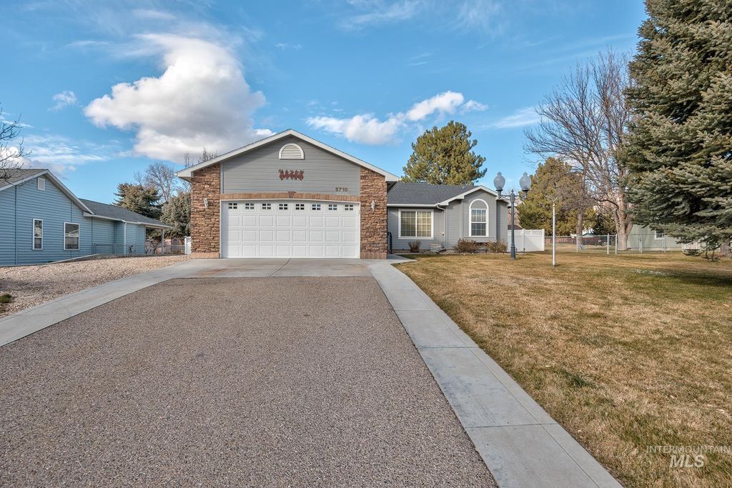 5710 Howard Ln, Nampa, ID 83687 photo 2