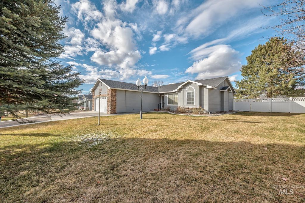 5710 Howard Ln, Nampa, ID 83687 photo 4