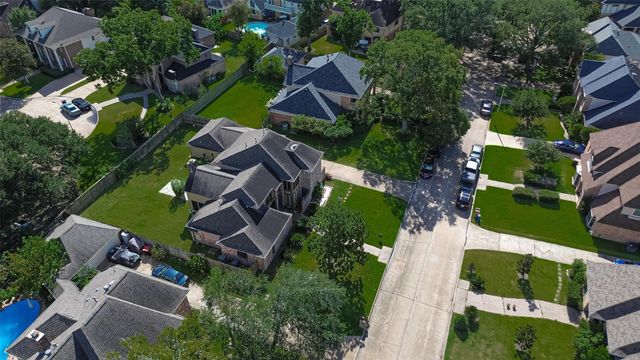 14819 Alderwick Drive, Sugar Land, TX 77498