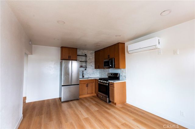 780 E Walton Street A, Signal Hill, CA 90755