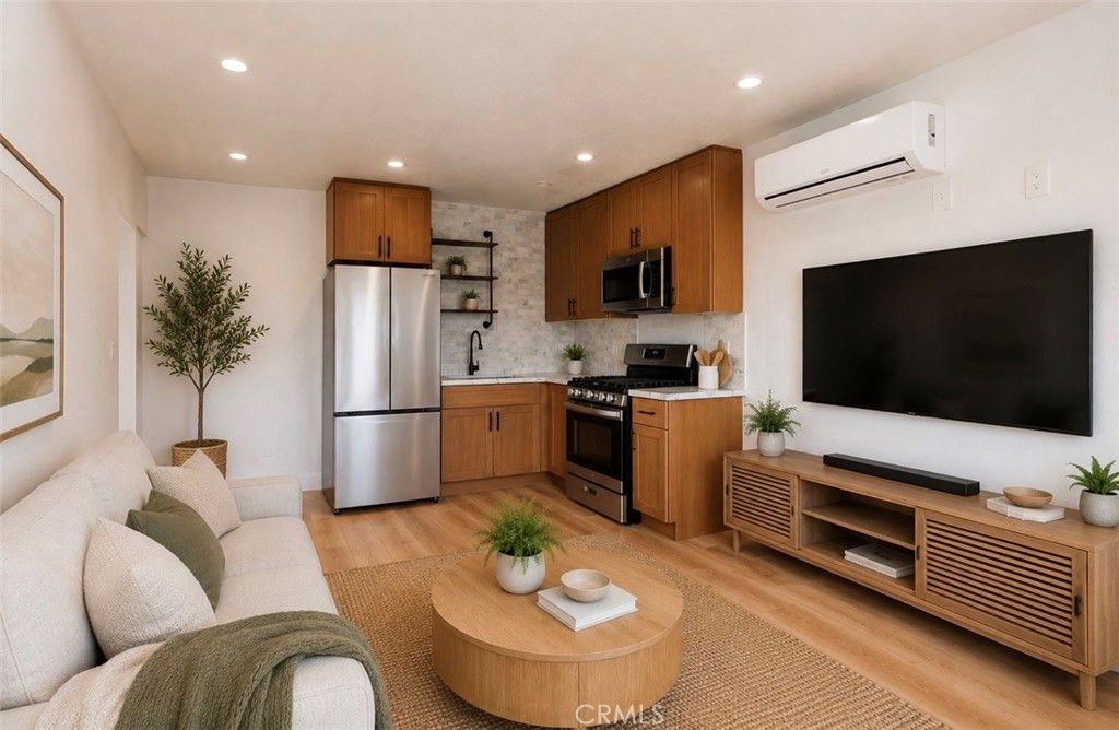 780 E Walton Street A, Signal Hill, CA 90755