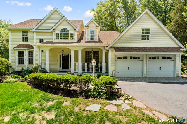 14 Wychwood Lane, Oxford, CT 06478