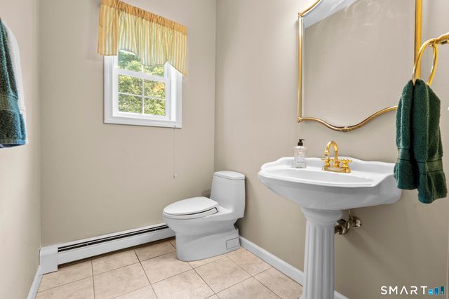 14 Wychwood Lane, Oxford, CT 06478