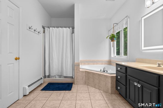 14 Wychwood Lane, Oxford, CT 06478