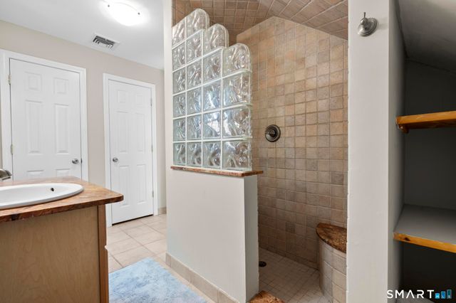 14 Wychwood Lane, Oxford, CT 06478