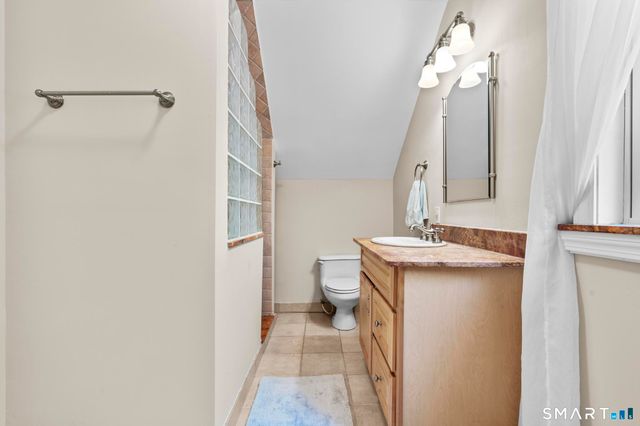 14 Wychwood Lane, Oxford, CT 06478
