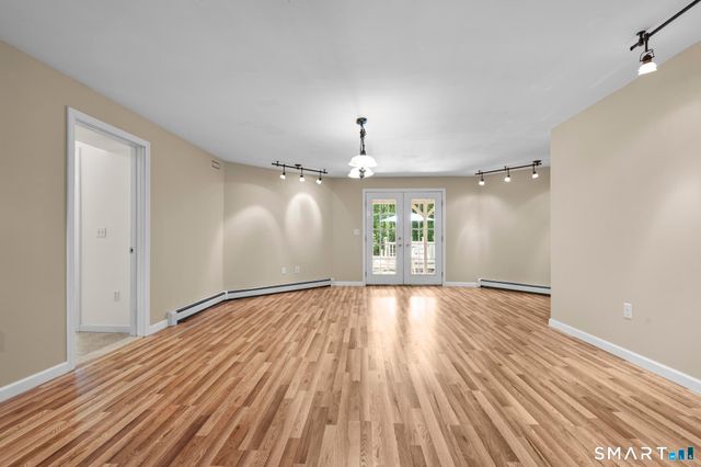 14 Wychwood Lane, Oxford, CT 06478