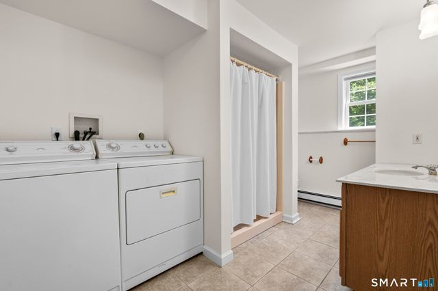 14 Wychwood Lane, Oxford, CT 06478
