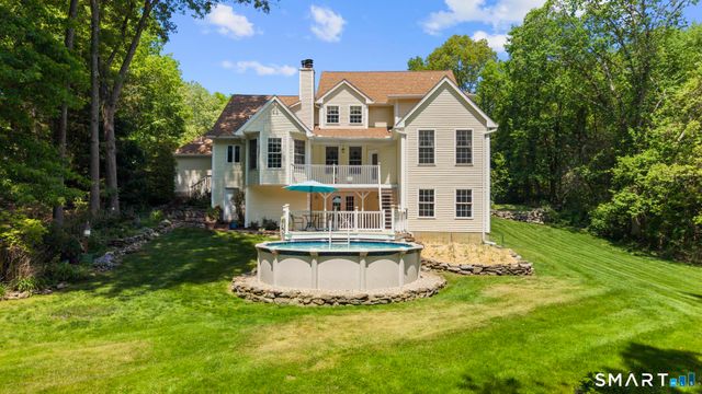 14 Wychwood Lane, Oxford, CT 06478