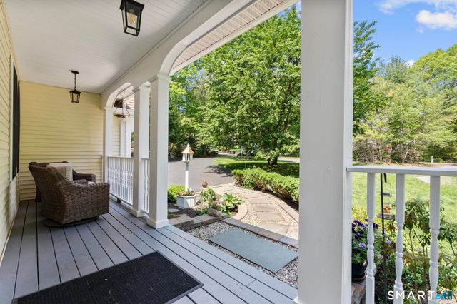 14 Wychwood Lane, Oxford, CT 06478