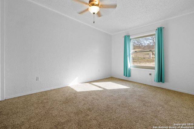 782 County Road 4511, Hondo, TX 78861