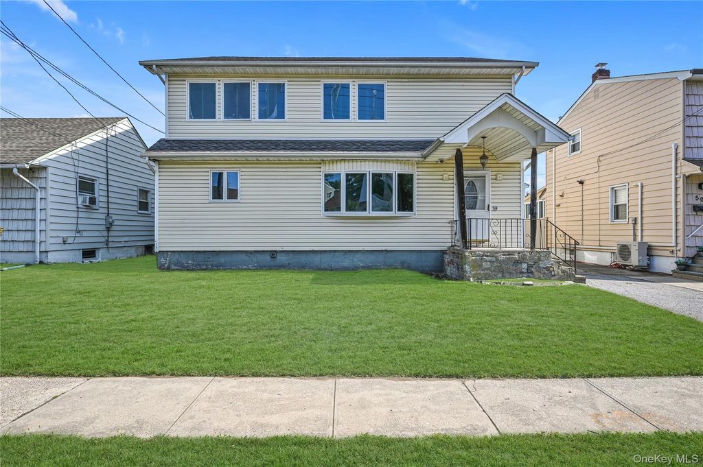 52 Kuhl Avenue, Hicksville, NY 11801